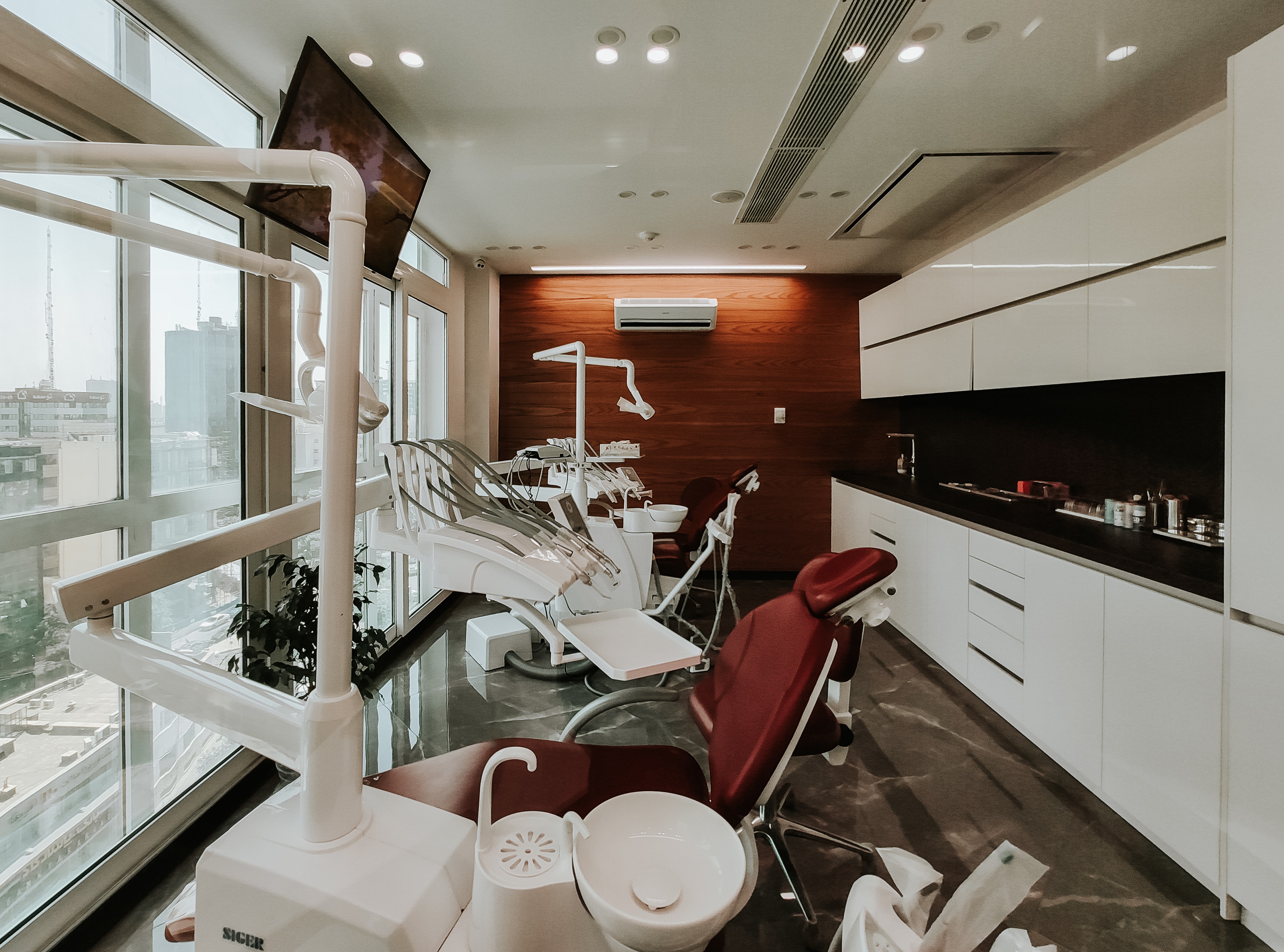 dental clinic - picking the right dentist